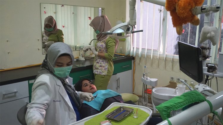 Penyebab Gusi Berdarah